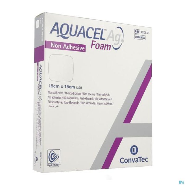 Aquacel Foam con Argento Convatec medicazione in schiuma non adesiva 15 x 15 cm