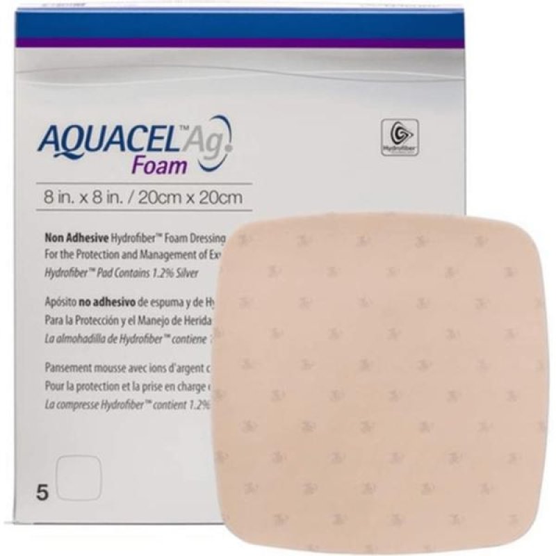 AQUACEL Ag Foam medicazione in schiuma adesiva con argento 20 x 17 cm confezione da 5 pezzi