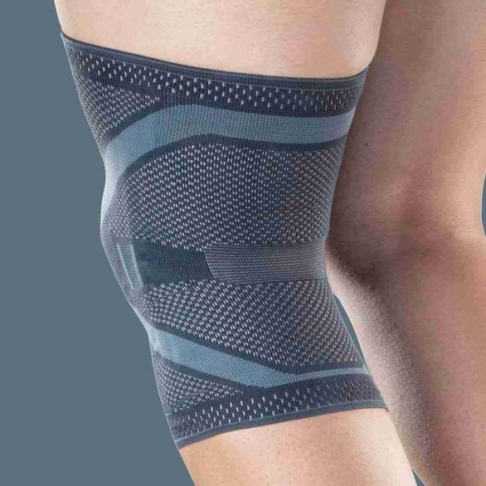 Genulastik 04 Ginocchiera Ortopedica Elastica di Sostegno per Ginocchio R4 per Stabilizzazione e Compressione