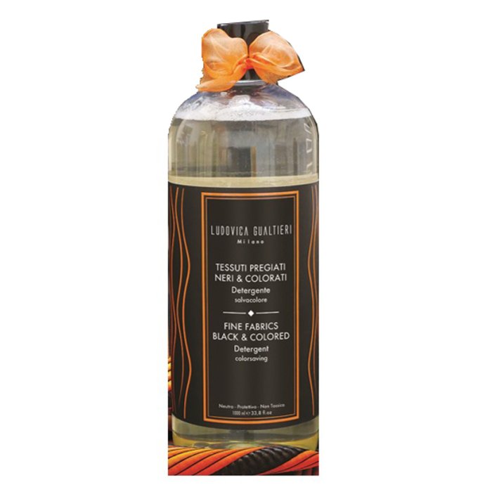 Detergente per tessuti pregiati neri e colorati 1 litro Tessuti Preg Neri e Color
