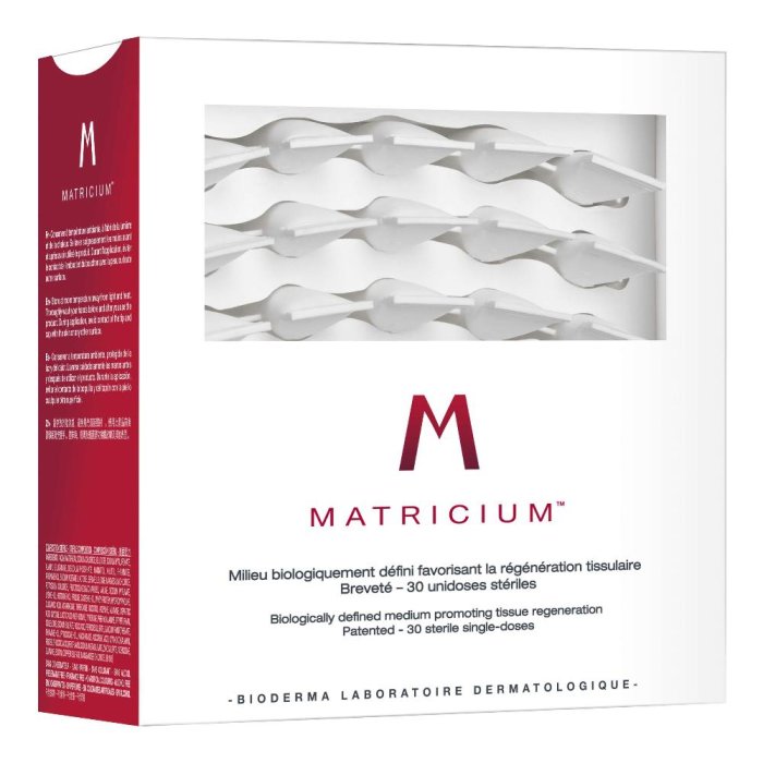 Matricium Bioderma trattamento rigenerante viso in fiale monodose 30 fiale da 1 millilitro